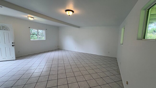 Building Photo - Beautiful 3 Bedroom House with Studio and Separate Garage on Property