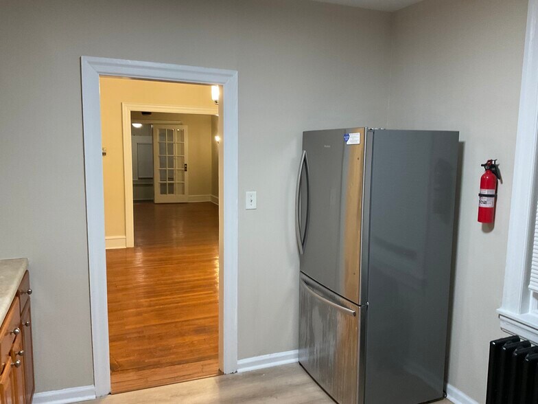 Building Photo - 1542 S 55th St