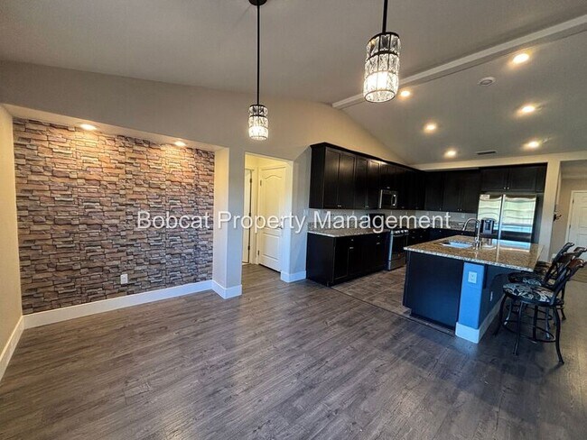 Building Photo - 6515 Copper Mountain Dr