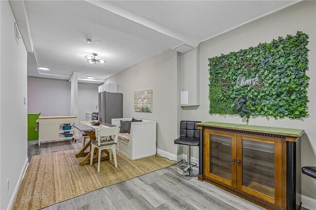 Building Photo - 3898 Skidmore Dr