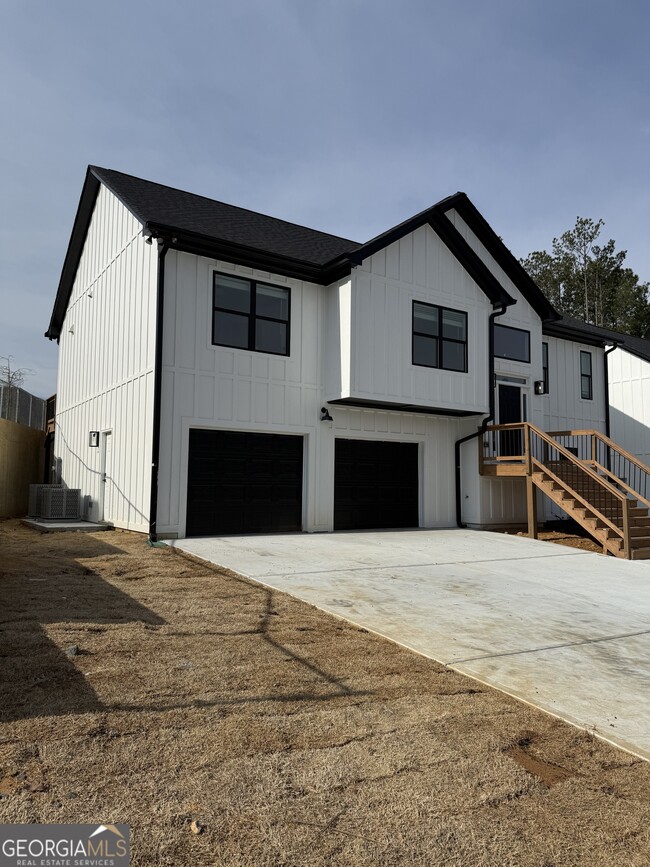 Building Photo - 600 Cole Creek Dr