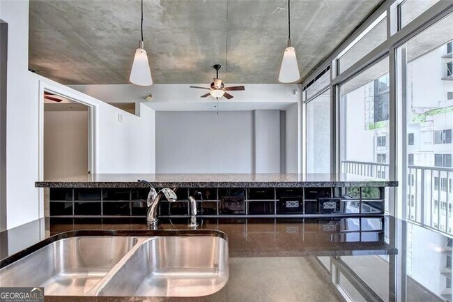 Building Photo - 44 Peachtree Pl NE