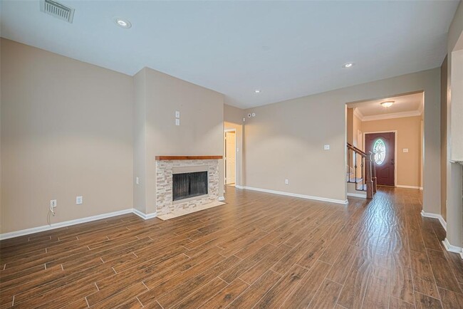 Building Photo - 3911 Fall Branch Dr
