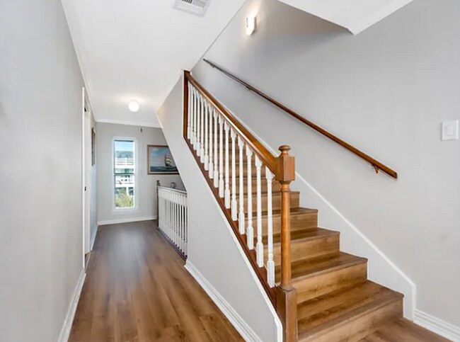 Building Photo - 8316 Seawall Blvd