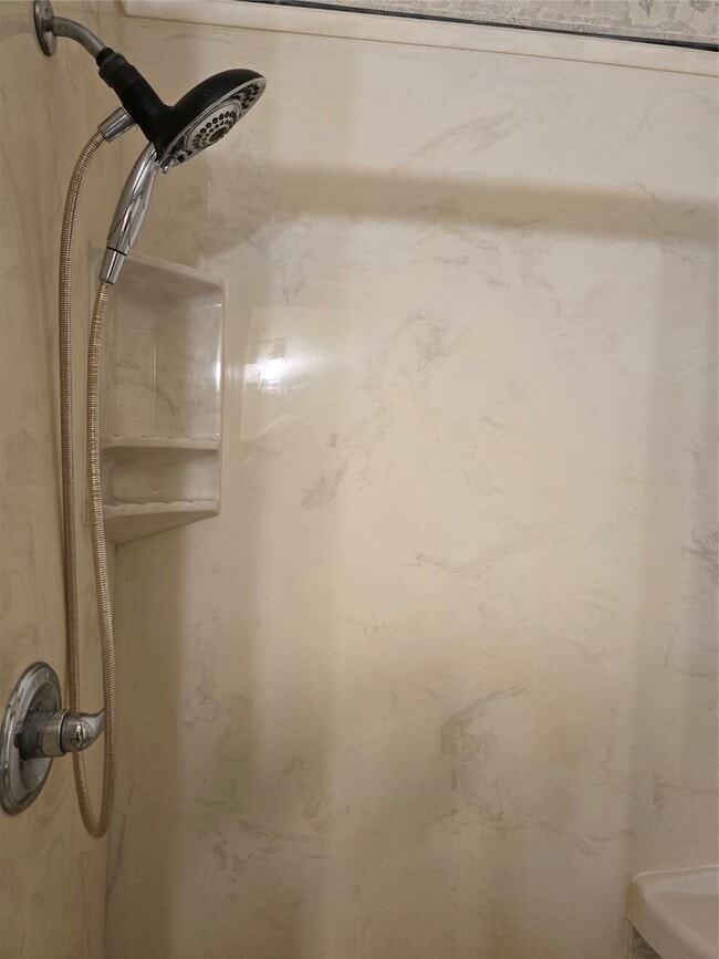 Building Photo - 16726 David Glen Dr