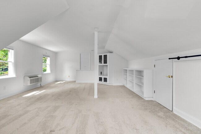 Building Photo - 1216 Barkentine Dr