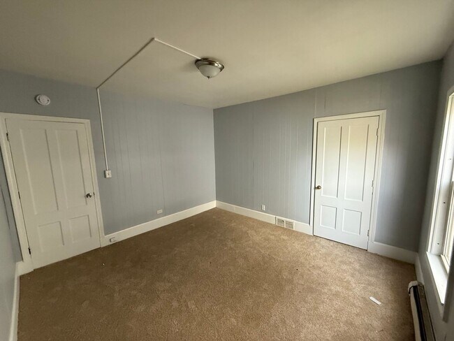 Building Photo - 568 Rimmon St