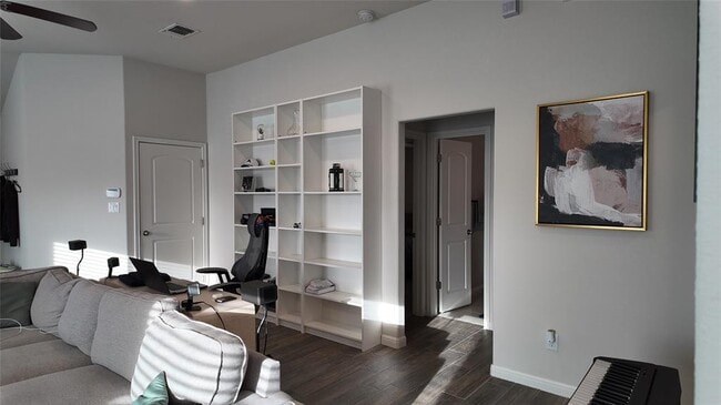 Building Photo - 5659 Sabbia Dr