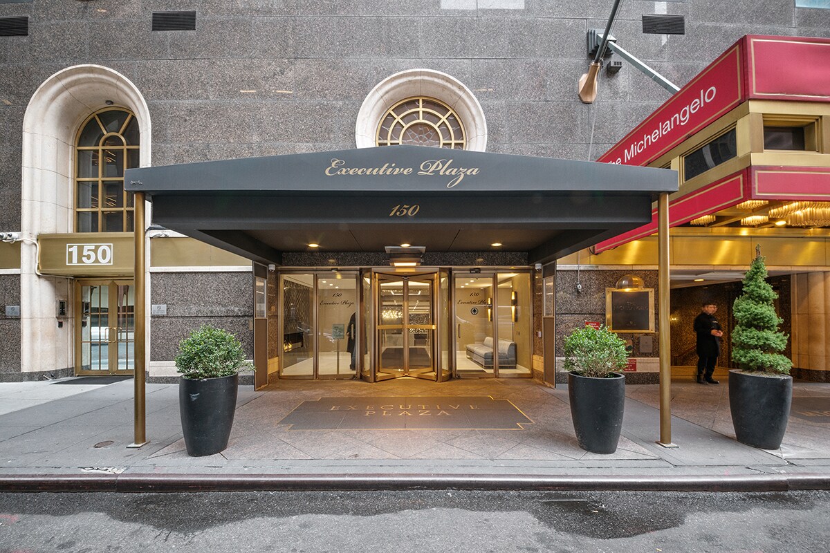 Building Photo - 150 West 51st Street