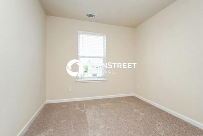 Building Photo - 3 Bedroom Pet-Friendly Home in La Vergne, TN with Main Street Renewal