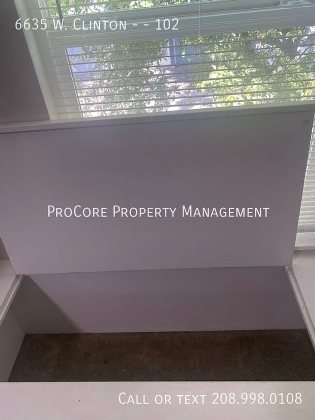 Building Photo - 6635 W Clinton Ln