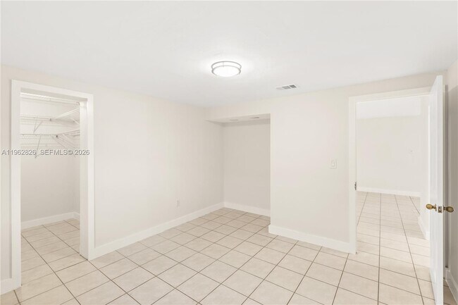 Building Photo - 6365 SW 33rd St