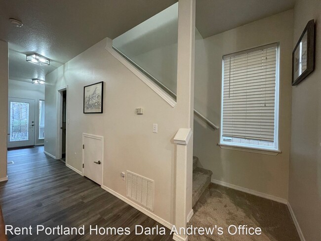 Building Photo - 3 br, 2.5 bath House - 17625 SW September Ln
