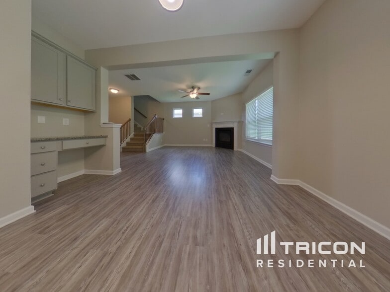 Building Photo - 307 Arbor Cir