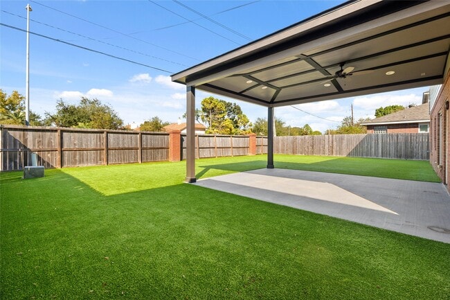 Building Photo - 1209 Comanche St