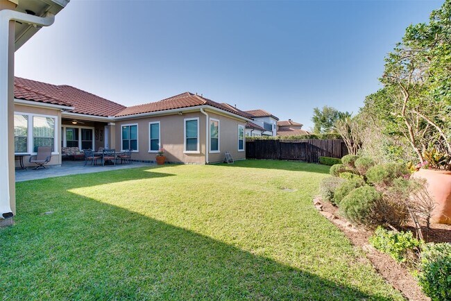 Building Photo - 2011 Flower Garden Ln