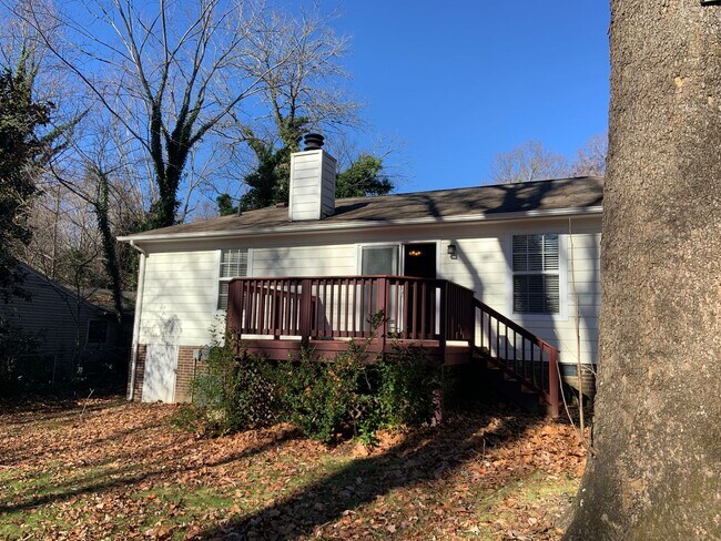 Building Photo - Wonderfully Maintained Ranch in North Oaks!