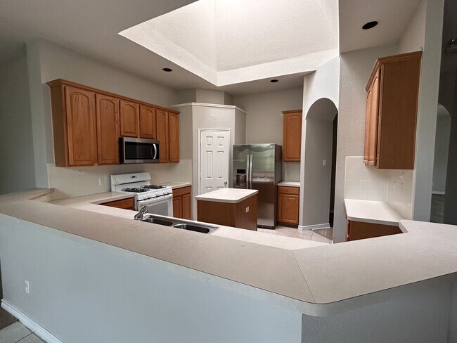 Building Photo - 6104 Oldham Dr