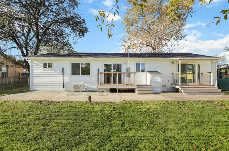 Building Photo - 19367 Lucille St