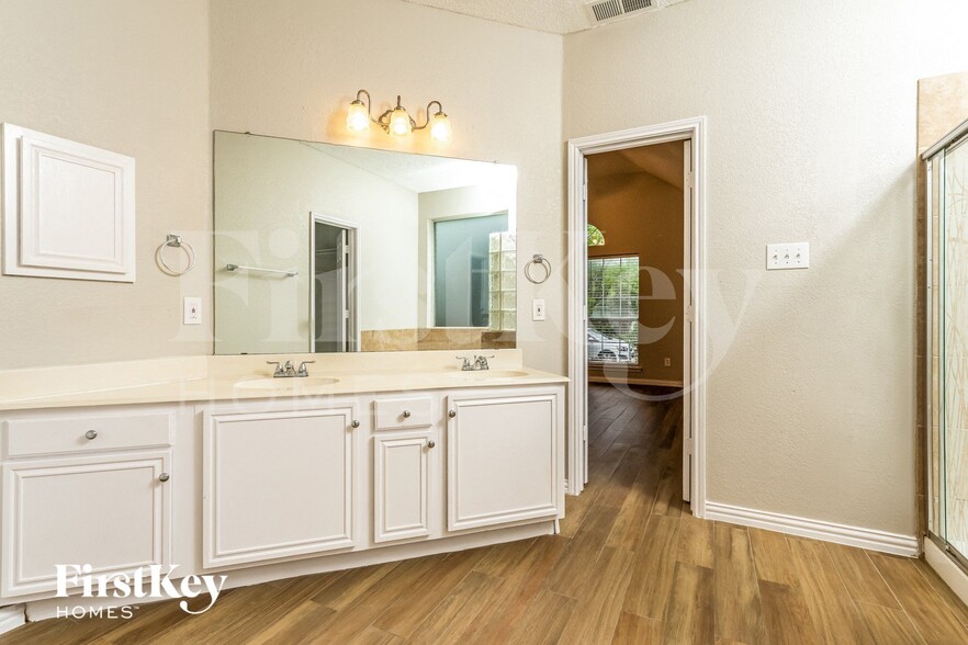 Building Photo - 3083 Wildflower Way