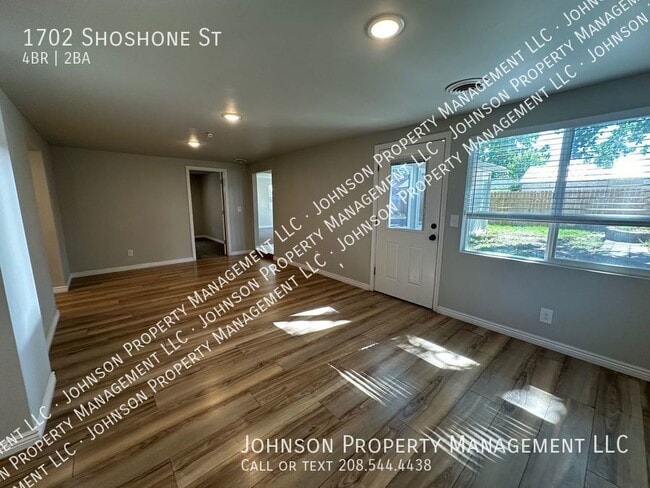 Building Photo - 1702 Shoshone St
