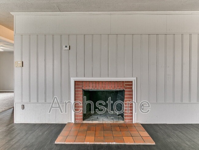 Building Photo - 1308 Kinkaid Dr