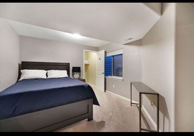 Building Photo - FULLY FURNISHED Northgate 3 Bed with Hot Tub near AFA