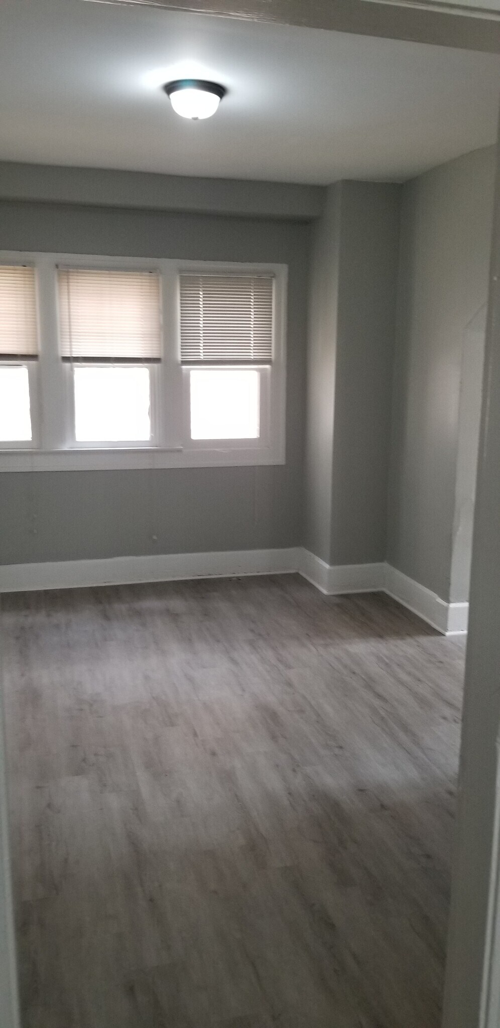 Building Photo - 261 N PERSHING AVE