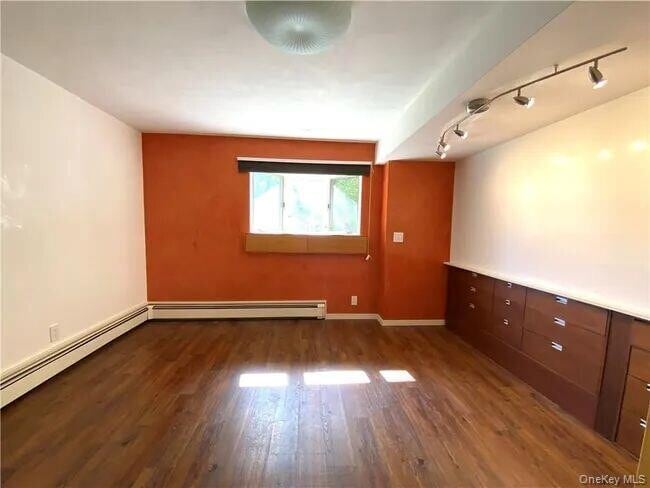 Building Photo - 18 Harvard Ln