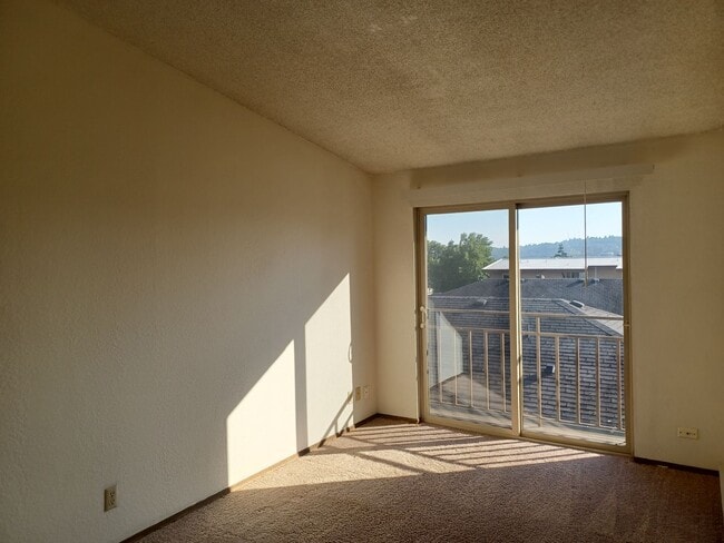 Interior Photo - Huang