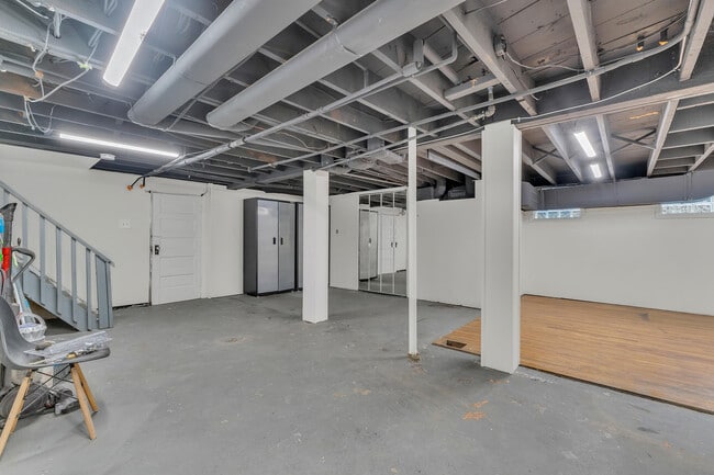 Building Photo - 115 Biddle Ave
