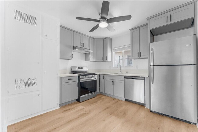 Building Photo - 7739 Laurel Canyon Blvd