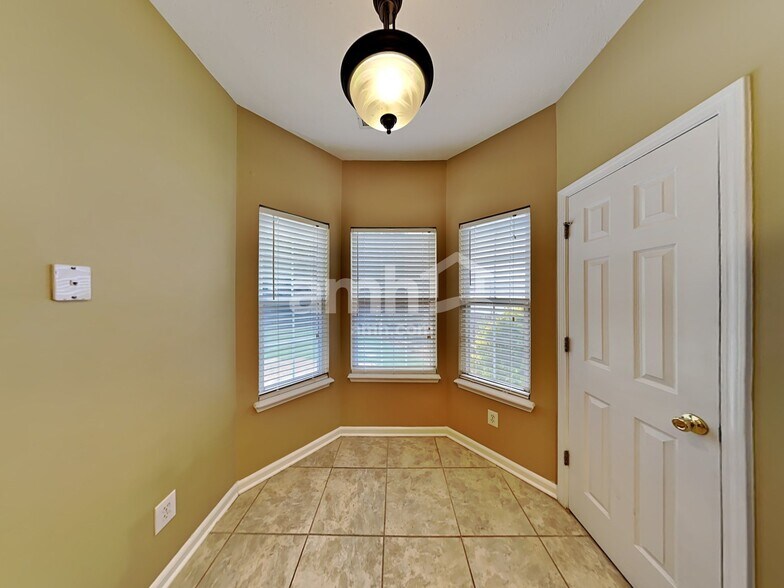 Building Photo - 2766 Lake Park Rdg E
