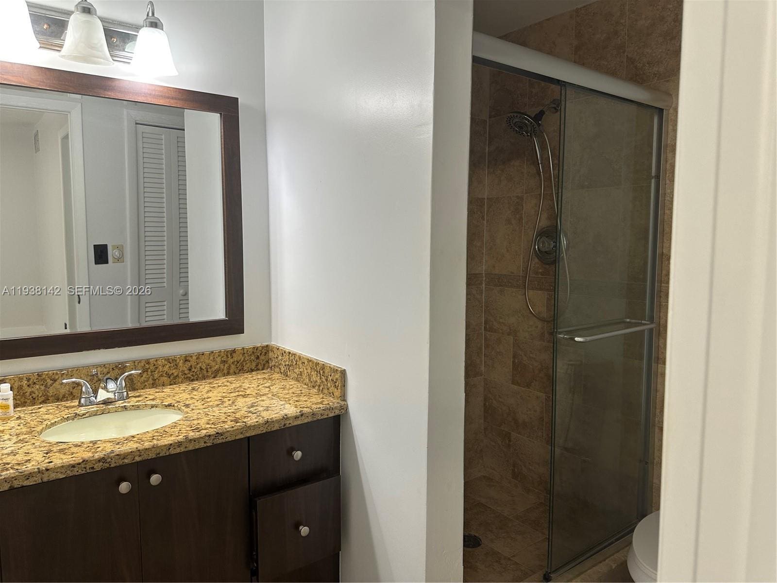 Building Photo - 6526 Kendale Lakes Dr