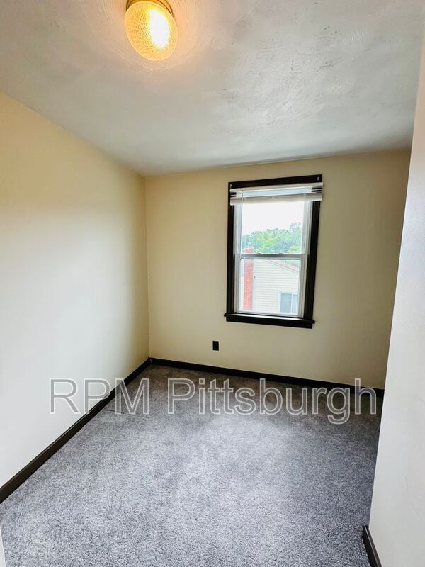 Building Photo - 933 Josephine St