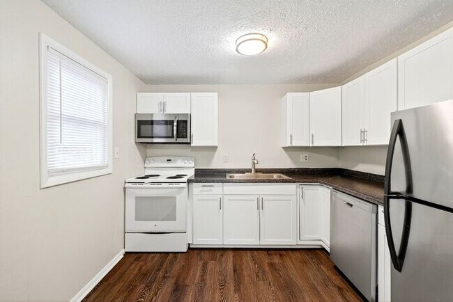 Building Photo - Nicely Updated Home