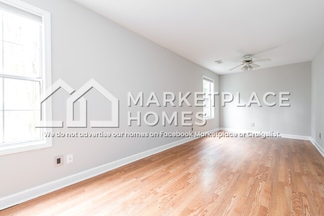 Building Photo - 2733 St Charles Ln NW