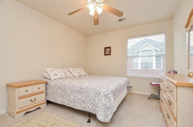 Building Photo - 1306 Ventura Canyon Dr