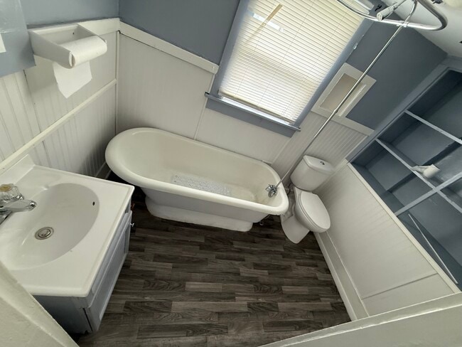 Building Photo - 319 S Ashby Ave