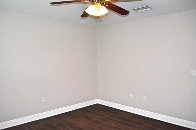 Building Photo - 192 Windchime Way