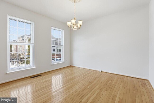 Building Photo - 6177 Derring St