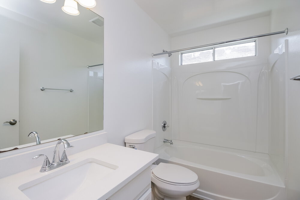 Building Photo - 1447 S Pheasant Dr