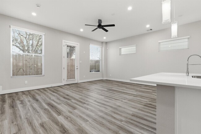 Building Photo - 11 Wellford St