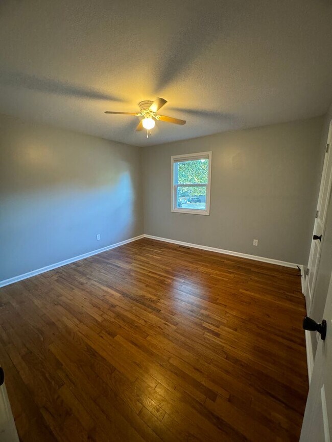 Building Photo - 3519 E Fruitwood Ln