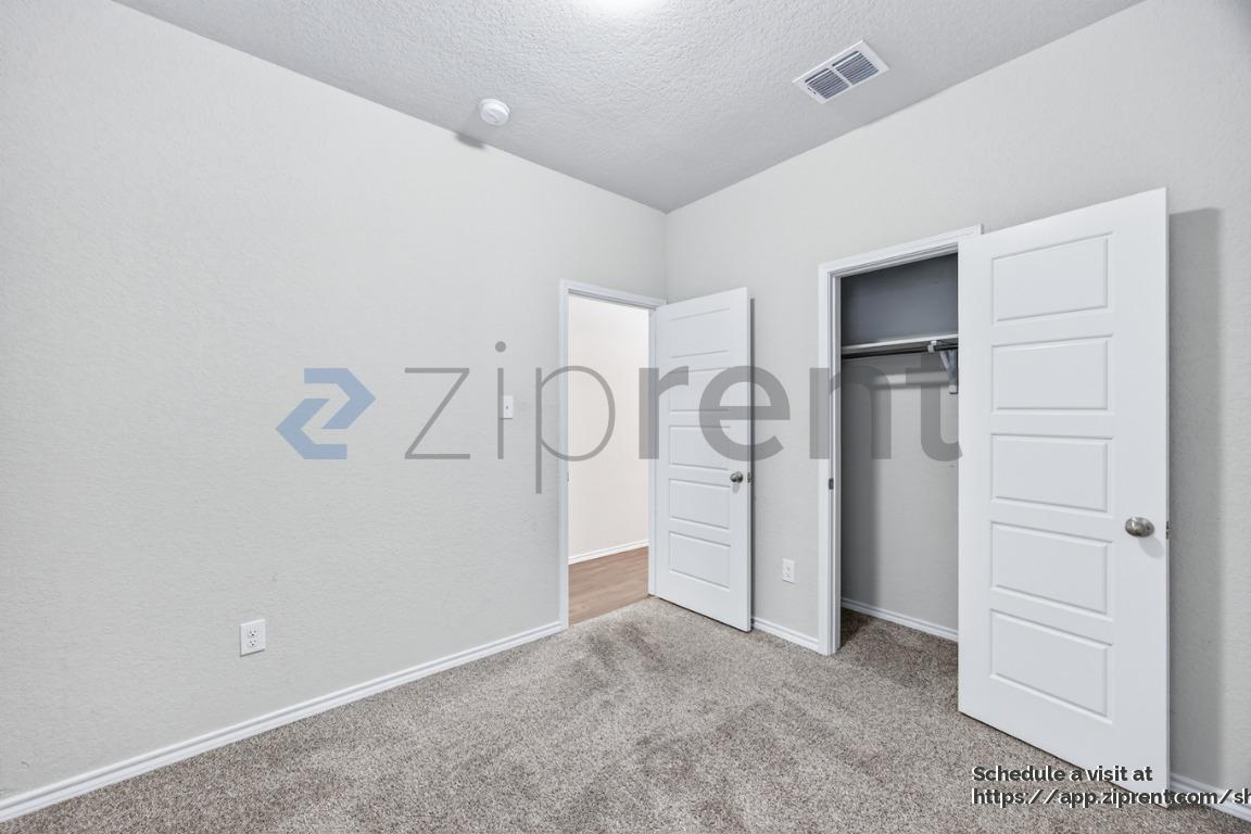 Building Photo - 5706 Cicada Cir