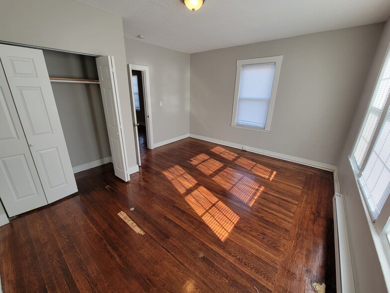 Building Photo - 357 Whalley Ave