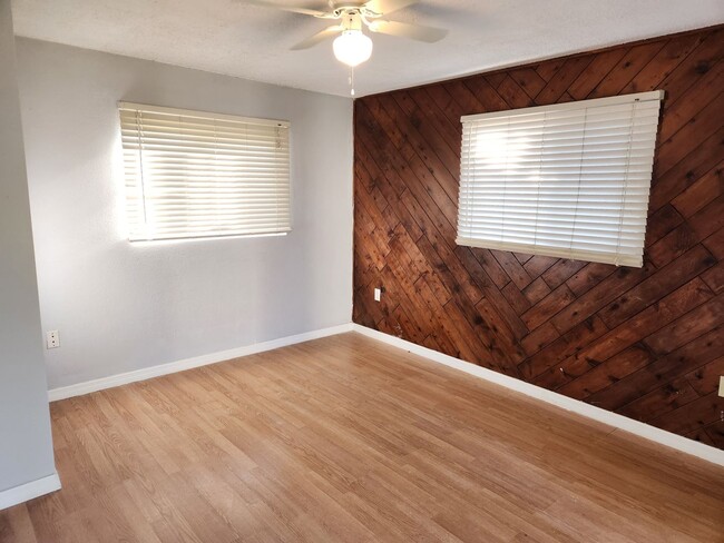 Building Photo - HUD available - Beautiful 3/1 1042 sq ft h...