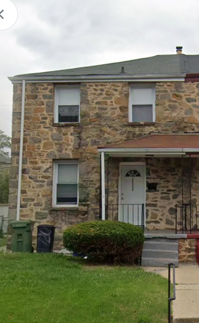 Primary Photo - Stunning 3-Bedroom Home with Modern Amenit...