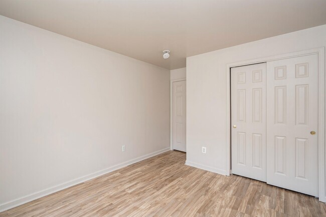 Building Photo - 16 Cypress St