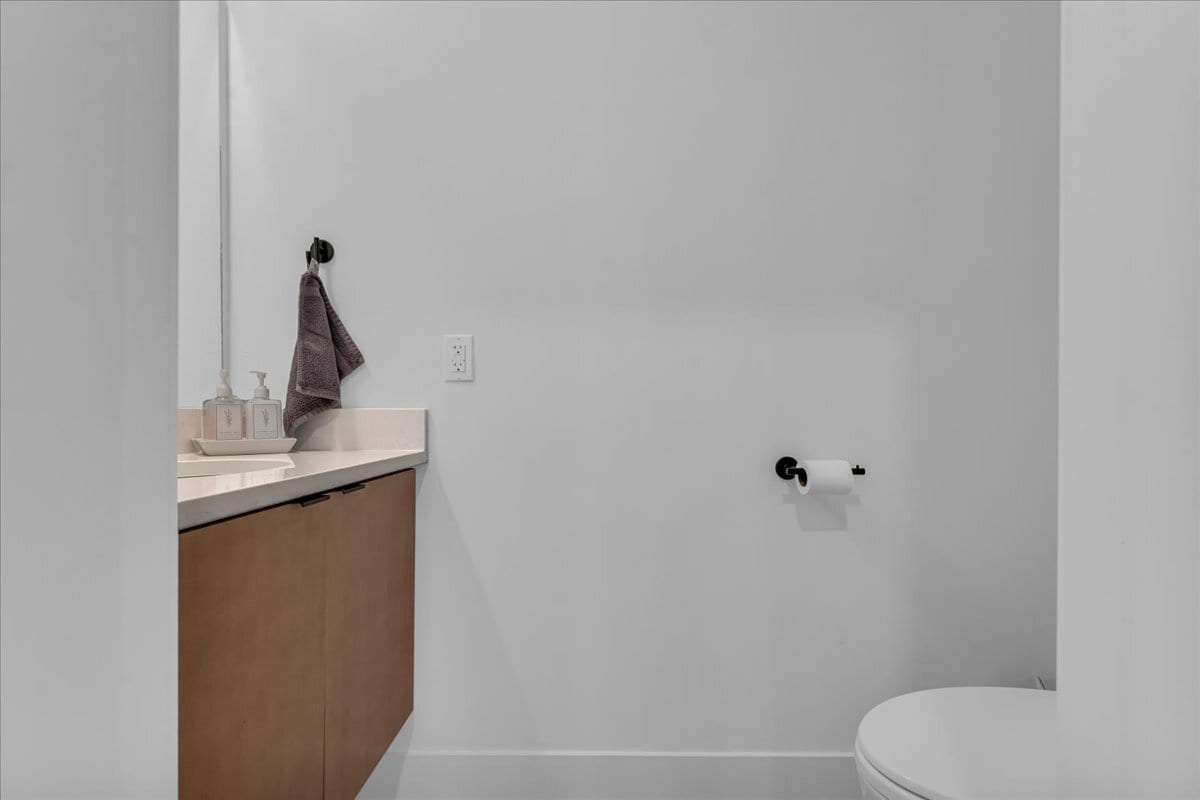 Building Photo - 7536 Churchill St